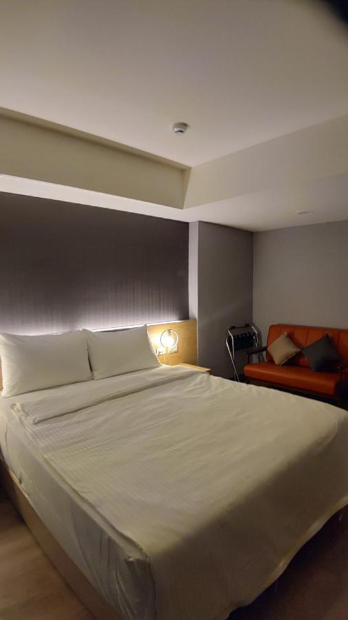 Cy Hotel Taipei Esterno foto