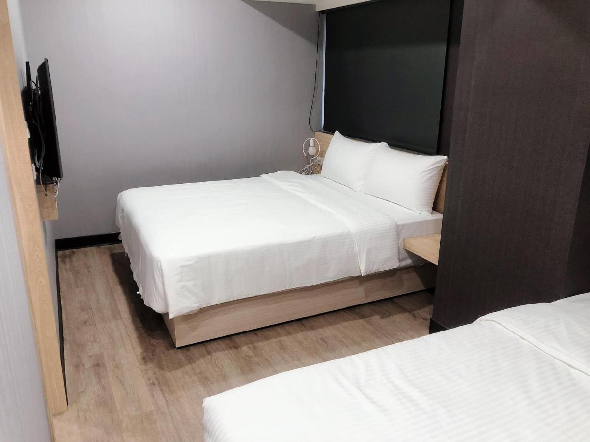 Cy Hotel Taipei Esterno foto